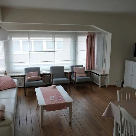 Zonnig Met 3 Slaapkamers En Gratis Parking Apartment *